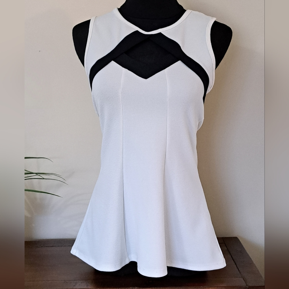 Sz SM ✨Lily Morgan Peplum Style Top